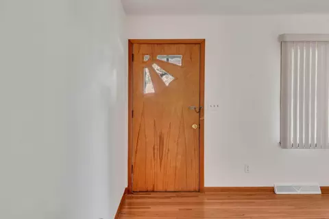 Entry Way - 823 Wayne Dr, Heath, OH 43056 photo 1 of 1