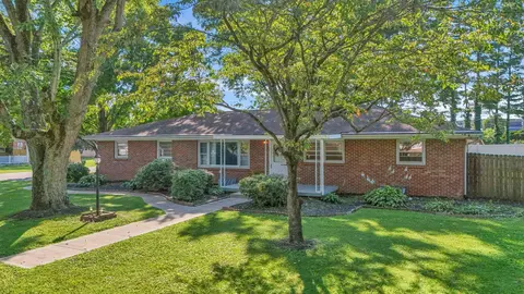 Exterior - 823 Wayne Dr, Heath, OH 43056 photo 4 of 13