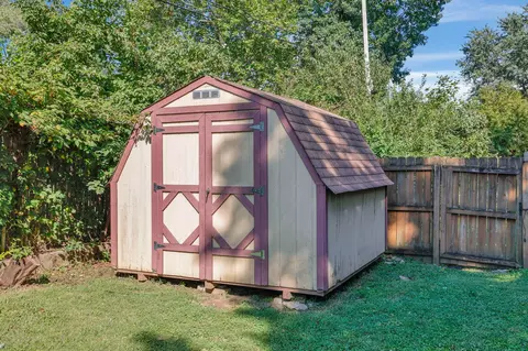 Exterior - 823 Wayne Dr, Heath, OH 43056 photo 6 of 13