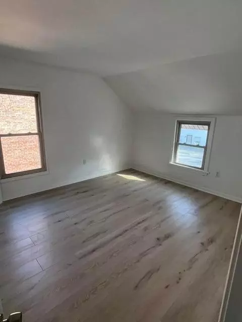Bedroom - 75 W Columbus St, Lithopolis, OH 43136 photo 2 of 2
