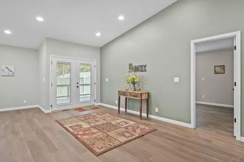 Entry Way - 27695 Campbell Rd, Circleville, OH 43113 photo 7 of 10