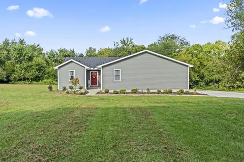 Exterior - 27695 Campbell Rd, Circleville, OH 43113 photo 1 of 14