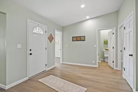 Entry Way - 27695 Campbell Rd, Circleville, OH 43113 photo 1 of 10