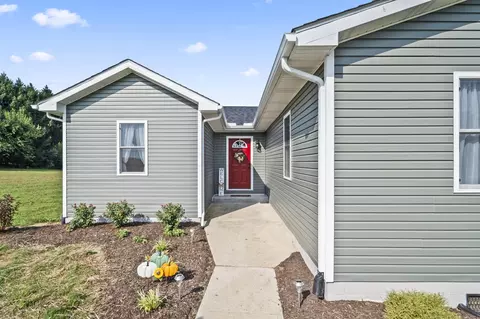 Exterior - 27695 Campbell Rd, Circleville, OH 43113 photo 5 of 14