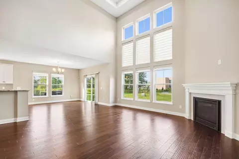 Living - 6783 Corna Ct, Dublin, OH 43016 photo 4 of 9