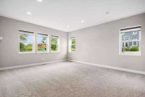 Living - 6783 Corna Ct, Dublin, OH 43016 photo 8 of 9