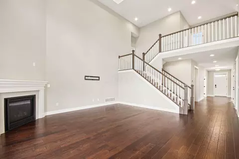 Living - 6783 Corna Ct, Dublin, OH 43016 photo 6 of 9