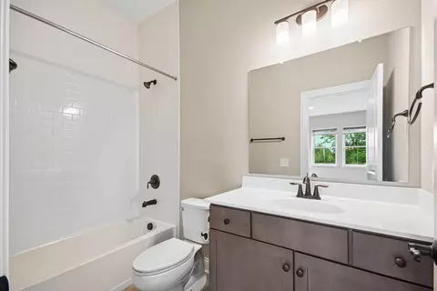 Bath - 6783 Corna Ct, Dublin, OH 43016 photo 8 of 8