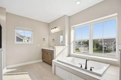 Bath - 6783 Corna Ct, Dublin, OH 43016 photo 3 of 8