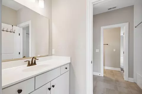 Bath - 6783 Corna Ct, Dublin, OH 43016 photo 5 of 8