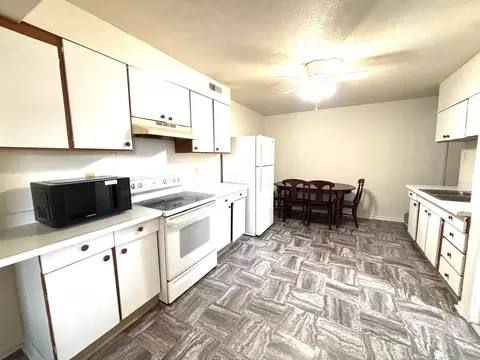 Kitchen - 417 Half Ave, Circleville, OH 43113 photo 1 of 2