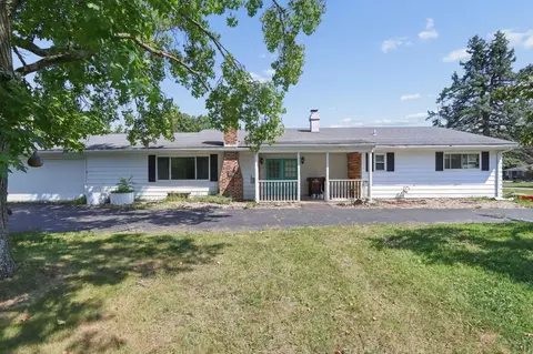 2430 W Choctaw Dr, London, OH 43140
