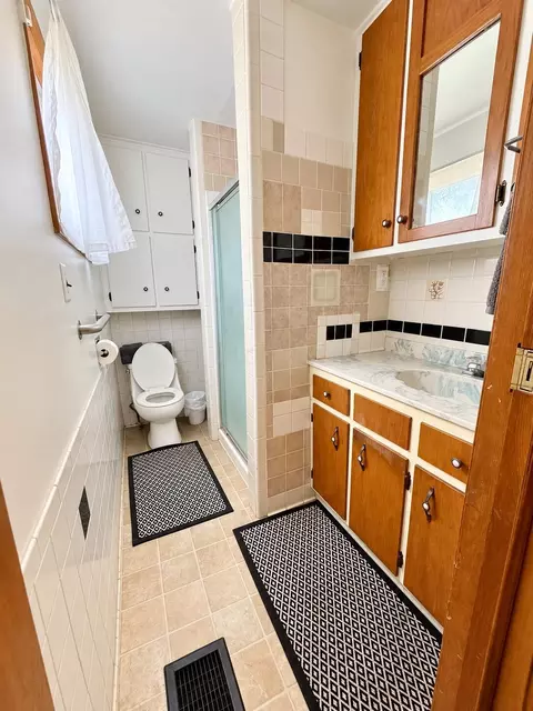 Bath - 606 E Hunter St, Logan, OH 43138 photo 1 of 1