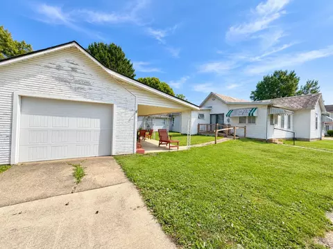 Exterior - 606 E Hunter St, Logan, OH 43138 photo 4 of 5