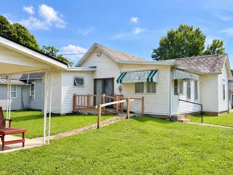 Exterior - 606 E Hunter St, Logan, OH 43138 photo 5 of 5