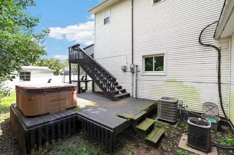 Exterior - 352 Mound St, Logan, OH 43138 photo 10 of 13