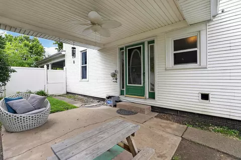 Exterior - 352 Mound St, Logan, OH 43138 photo 6 of 13