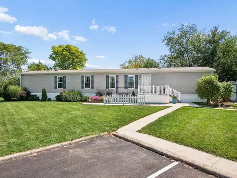 62 Woodcrest Dr, Marysville, OH 43040