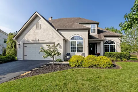 1739 Harrison Pond Dr, New Albany, OH 43054