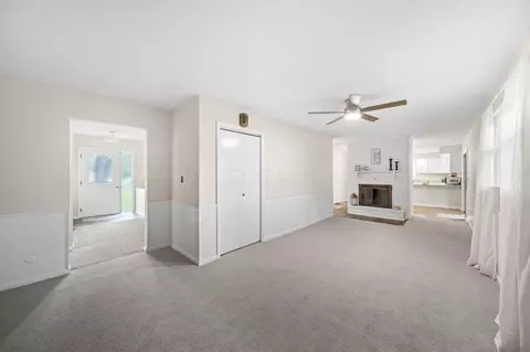 Living - 2945 Fairway Dr, Marion, OH 43302 photo 4 of 5