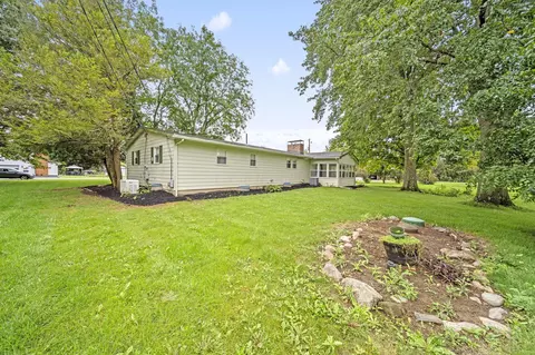 Exterior - 2945 Fairway Dr, Marion, OH 43302 photo 8 of 16