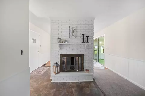 Entry Way - 2945 Fairway Dr, Marion, OH 43302 photo 1 of 2
