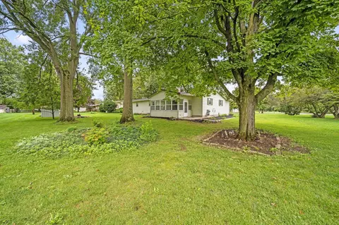 Exterior - 2945 Fairway Dr, Marion, OH 43302 photo 11 of 16