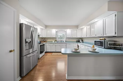 Kitchen - 2945 Fairway Dr, Marion, OH 43302 photo 3 of 6