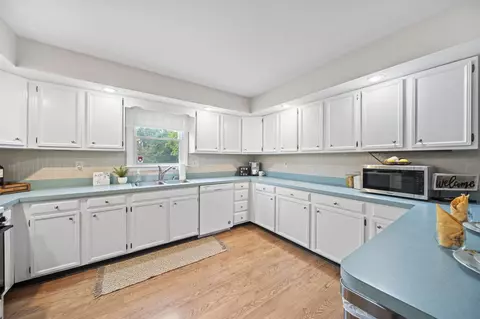 Kitchen - 2945 Fairway Dr, Marion, OH 43302 photo 6 of 6