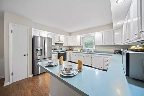 Kitchen - 2945 Fairway Dr, Marion, OH 43302 photo 2 of 6