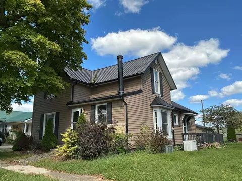 156 N Sugar St, Saint Louisville, OH 43071