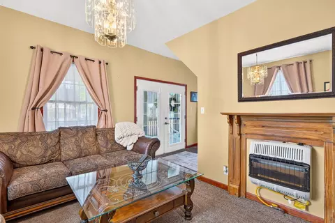 Living - 10 Burlington Rd, Jackson, OH 45640 photo 3 of 3
