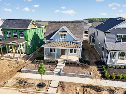 5123 W Maple Dr, Lewis Center, OH 43035