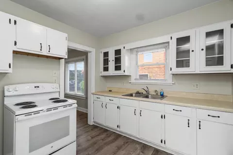 Kitchen - 133 Wolfe Ave, Mansfield, OH 44907 photo 1 of 2