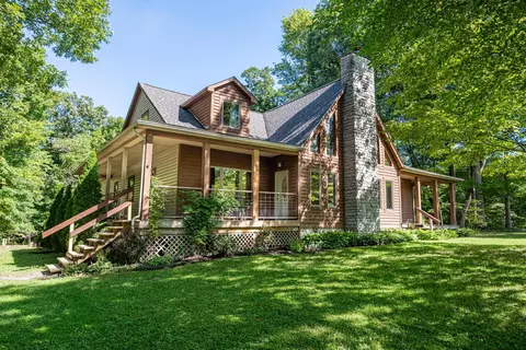 28065 Mckee Rd, Frazeysburg, OH 43822