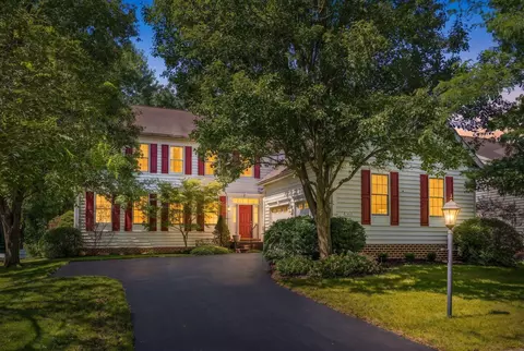 7011 Harlan Sq, New Albany, OH 43054