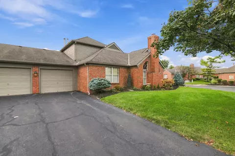 3613 Hunters Crossing Dr, Grove City, OH 43123