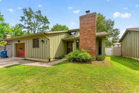 837 W 6th St, Marysville, OH 43040