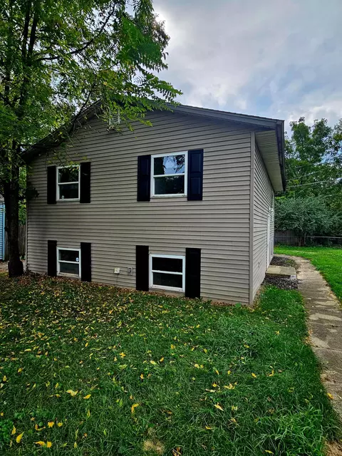 2779 Mcguffey Rd, Columbus, OH 43211