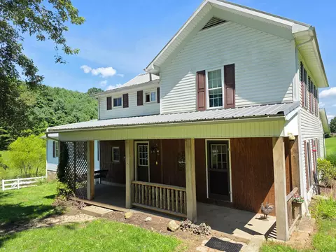 1071 Allgyer Rd SE, Gnadenhutten, OH 44629