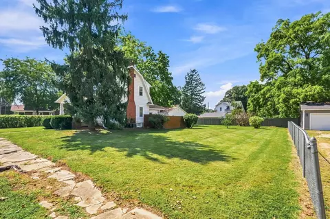 Exterior - 945 Uncapher Ave, Marion, OH 43302 photo 4 of 10