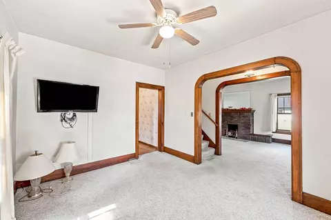 Living - 945 Uncapher Ave, Marion, OH 43302 photo 4 of 4