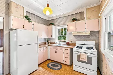 Kitchen - 945 Uncapher Ave, Marion, OH 43302 photo 1 of 3