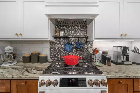 Kitchen - 2191 Bryden Rd, Bexley, OH 43209 photo 6 of 10