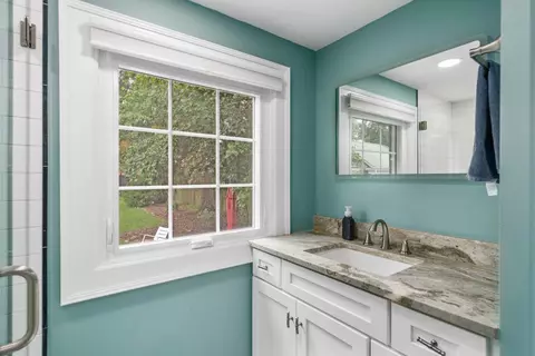 Bath - 2191 Bryden Rd, Bexley, OH 43209 photo 1 of 4