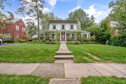 Exterior - 2191 Bryden Rd, Bexley, OH 43209 photo 2 of 22