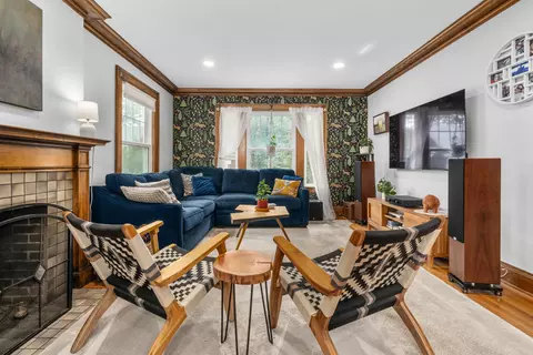 Living - 2191 Bryden Rd, Bexley, OH 43209 photo 2 of 6