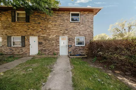1226 Woodbrook Cir #A, Columbus, OH 43223