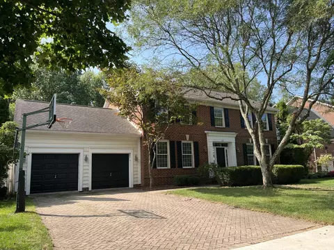 7381 S Hampsted Sq, New Albany, OH 43054
