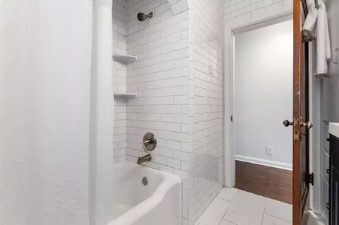 Bath - 577 E Weber Rd, Columbus, OH 43202 photo 3 of 4